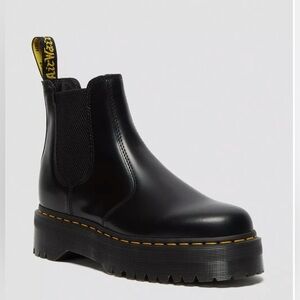 2976 smooth leather platform chelsea boots by dr. martens